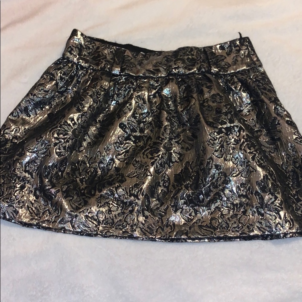 Shiny skirt w belt loops